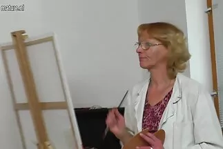 Az egykori pornósztárnak új töltésre van szüksége. xxx nagy seg