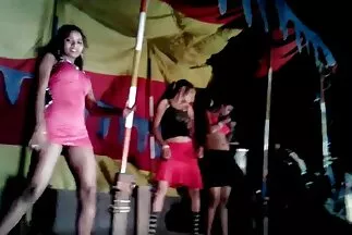 Minden korosztály engedelmeskedik a pornónak. szeksz filmek ingyen