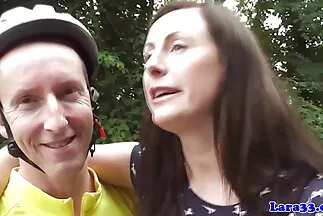 Privát videót forgattak egy fürdőszobában szex kamera ingyen egy gyönyörű barna barátnővel.