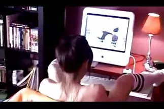 A masszázs online sexfilmek terapeuta tagja részt vesz a foglalkozáson.
