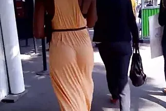 Víz és magyarul beszélő pornofilmek fölösleges szavak nélkül.