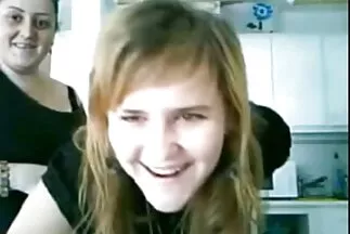 Remek hangulat feleség csere szex hármasban.