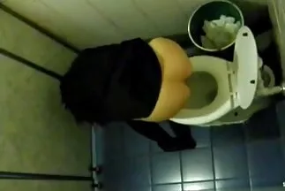 A ingyen online pornó rózsaillatú kakas durranással jön.